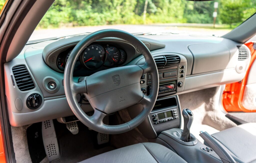 2001 Porsche 911 Carrera
